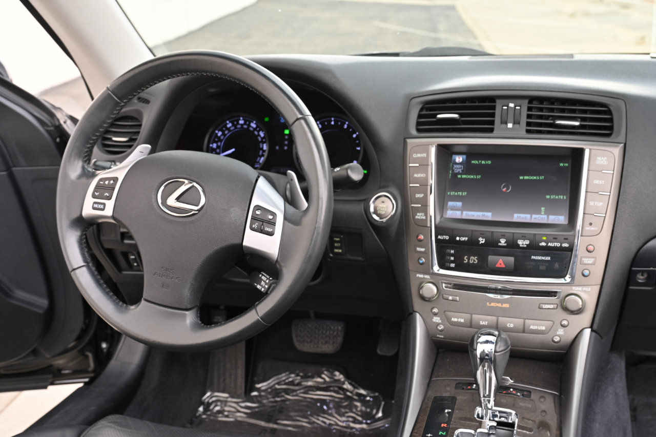 Used 2012 Lexus IS 350C w/ Luxury Pkg RWD image 23