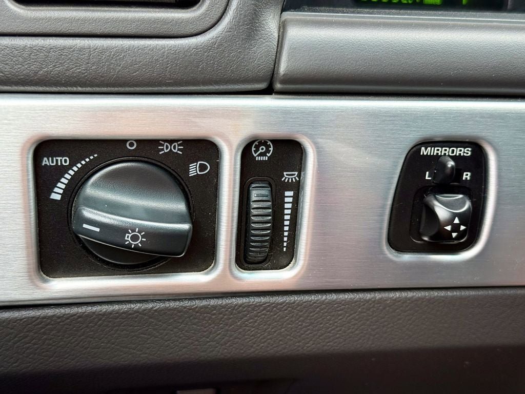 Used 2002 Ford Thunderbird RWD image 25
