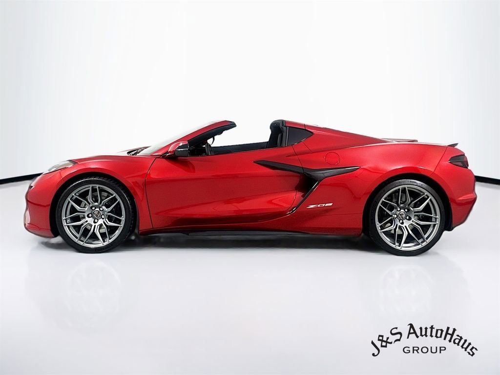 Used 2024 Chevrolet Corvette Z06 w/ Chrome Exterior Badge Package RWD image 4