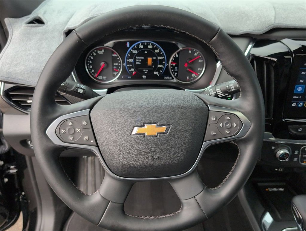 Used 2023 Chevrolet Traverse Premier image 11