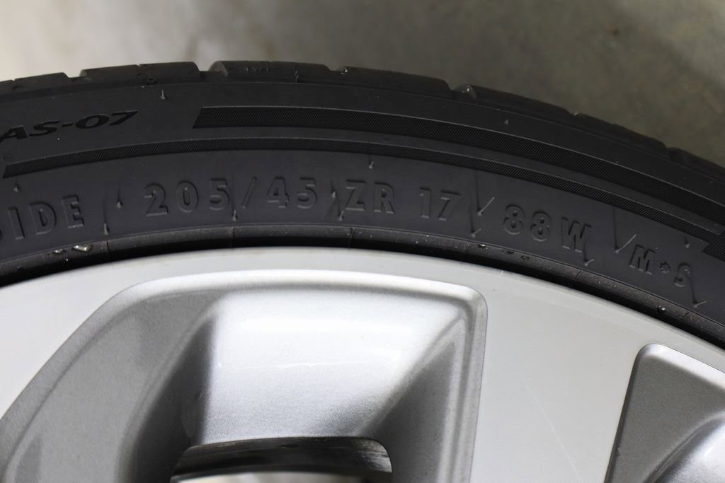 Used 2022 Hyundai Accent Limited image 40