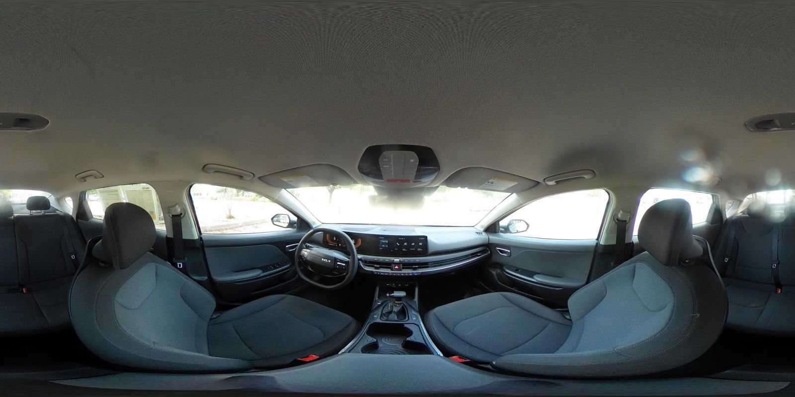 Used 2025 Kia K4 LXS image 44