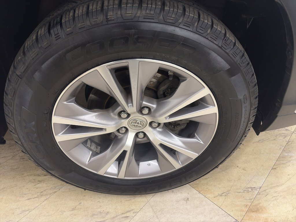 Used 2015 Toyota Highlander XLE image 9