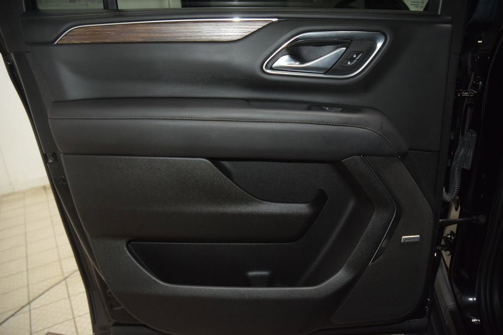 Used 2023 Chevrolet Suburban High Country AWD/4WD image 42