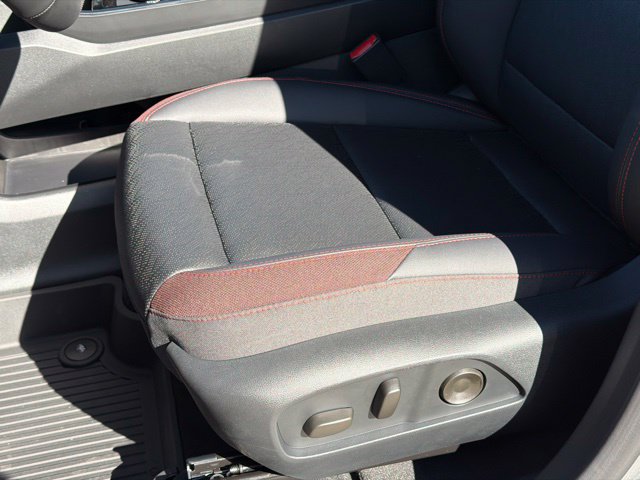 New 2027 Chevrolet Equinox RS w/ LPO, Floor Liner Package AWD/4WD image 10