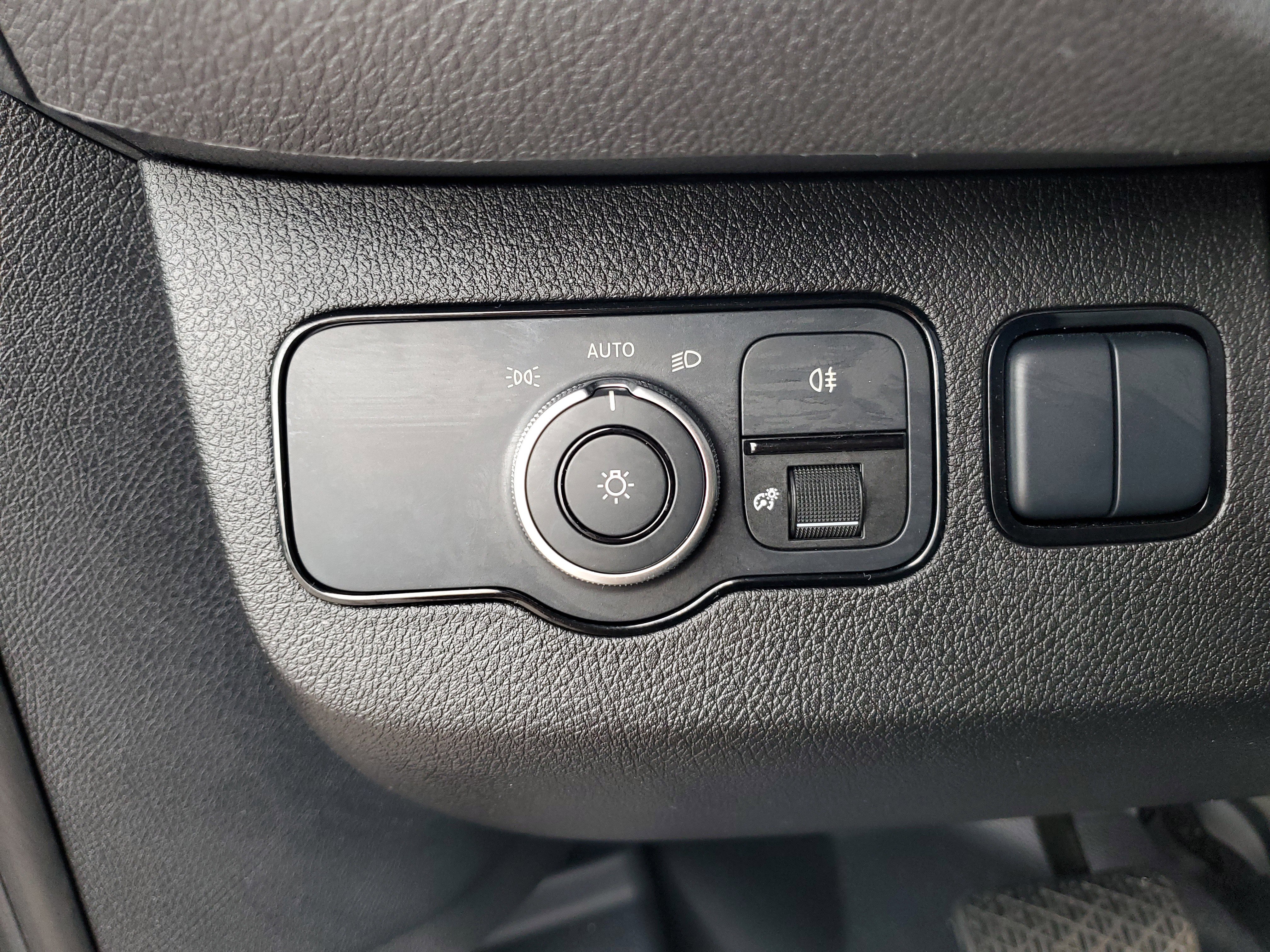 Used 2025 Mercedes-Benz Sprinter 2500 image 33