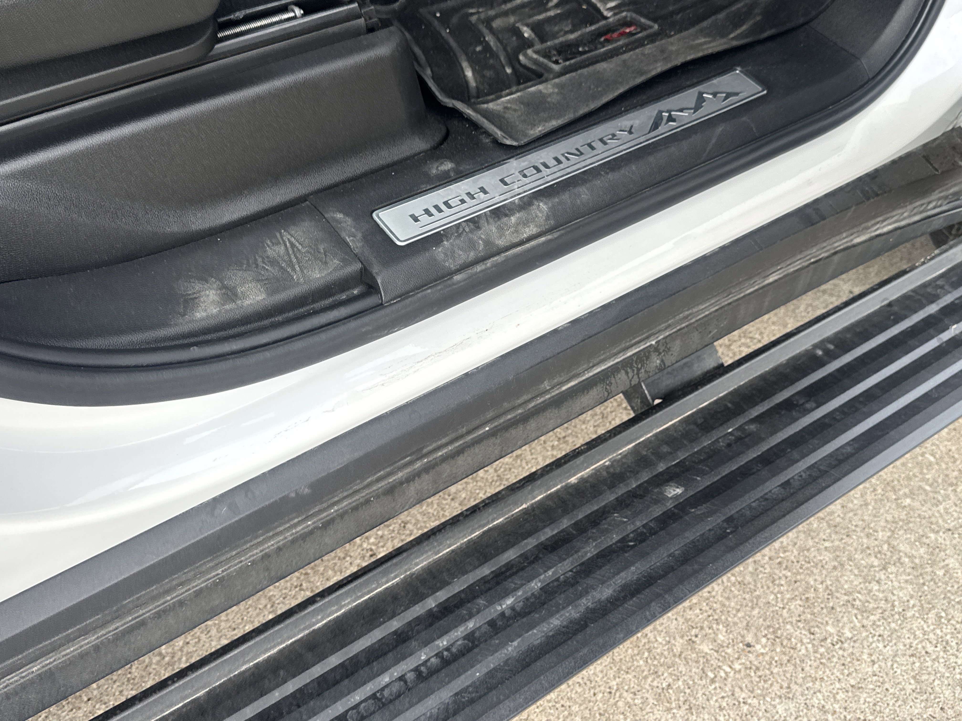 Used 2024 Chevrolet Suburban High Country w/ Max Trailering Package AWD/4WD image 15