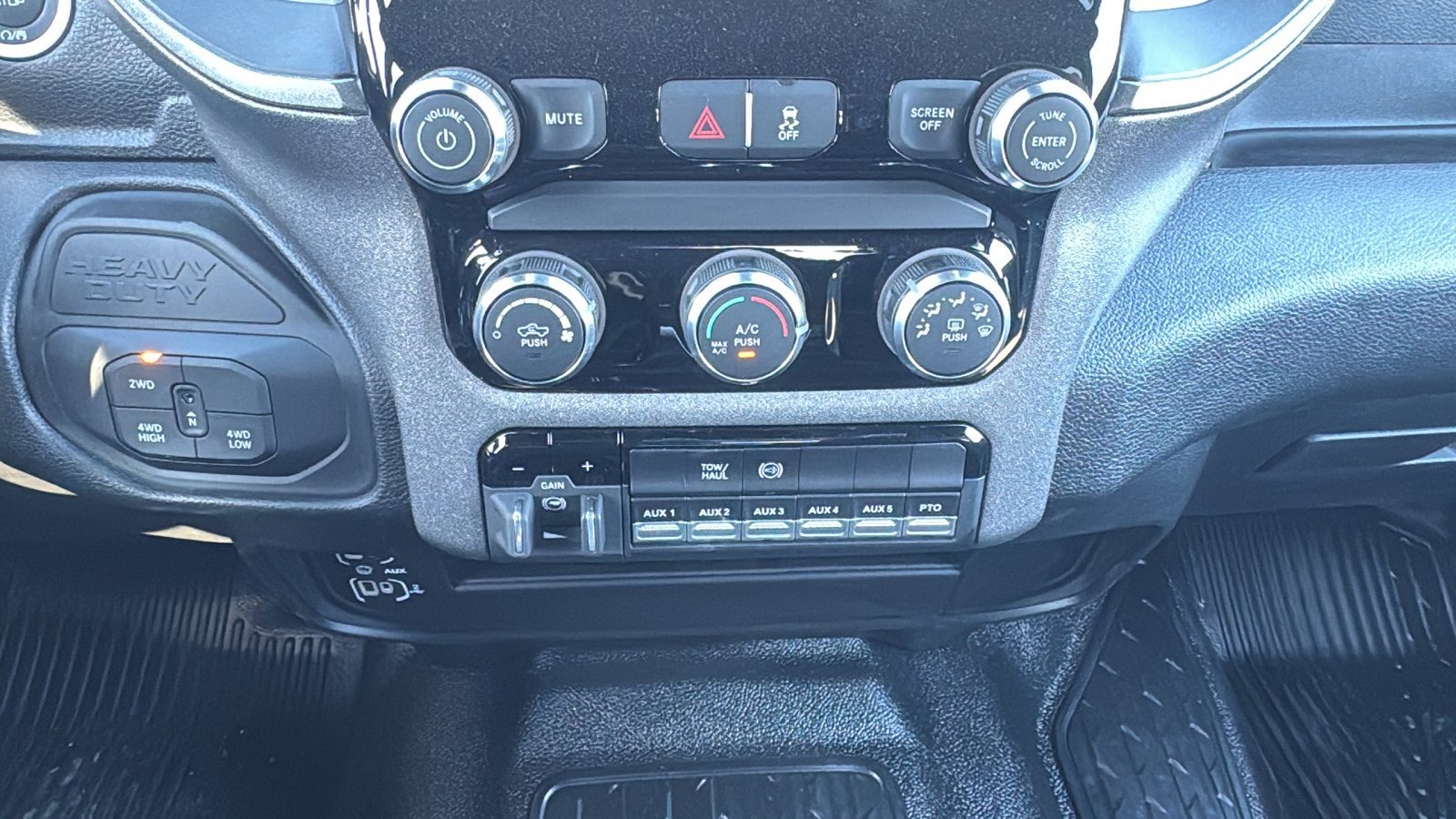 New 2026 RAM 3500 Tradesman w/ Chrome Appearance Group A AWD/4WD image 19