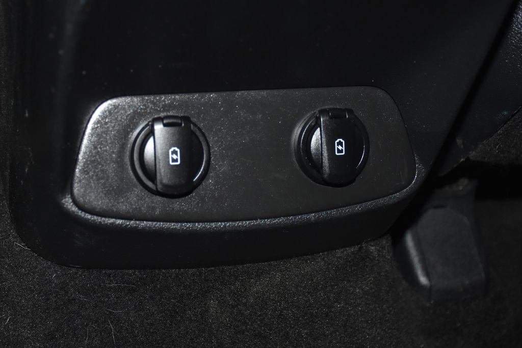 Used 2020 Hyundai Santa Fe SE image 25