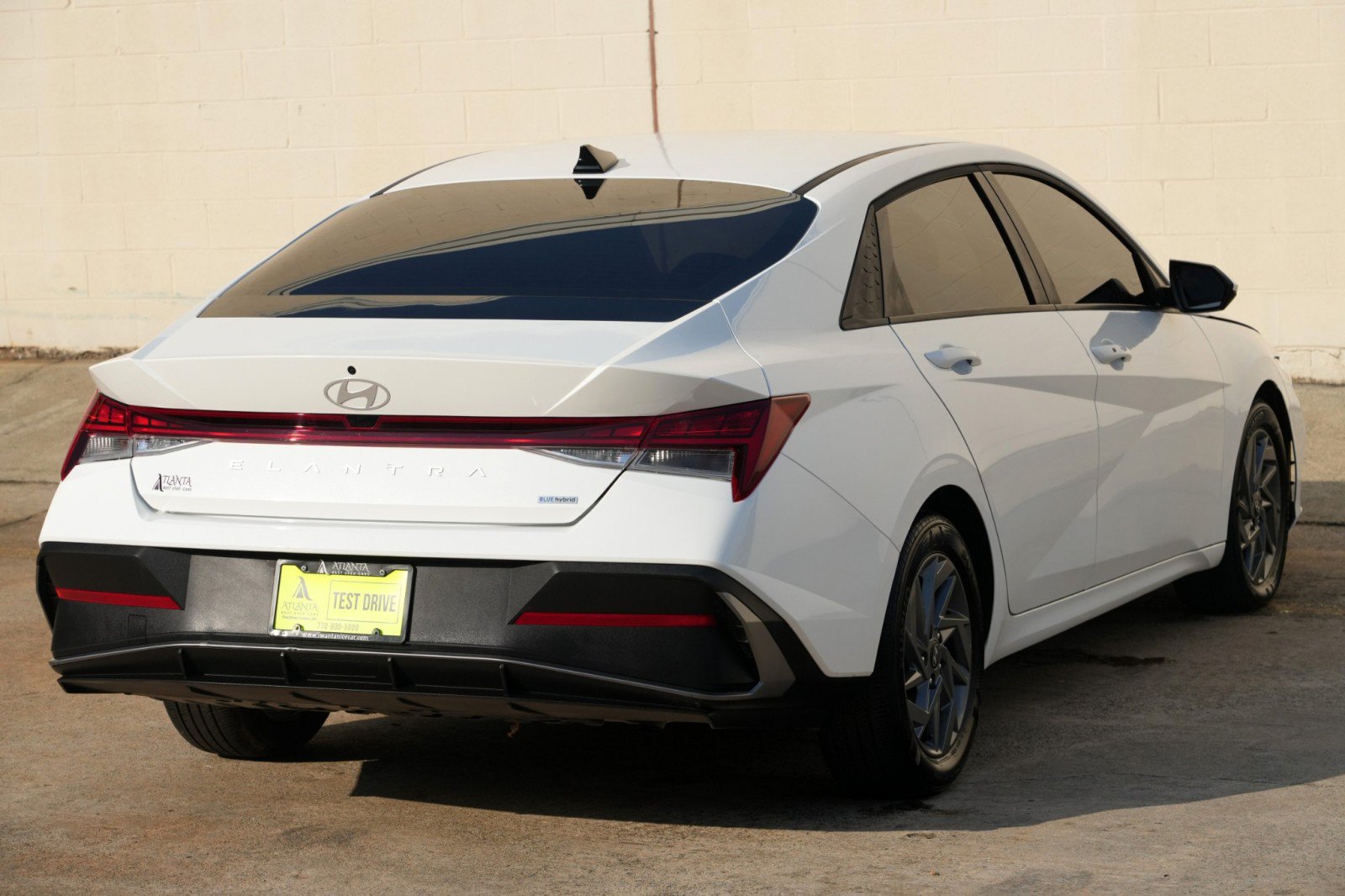 Used 2025 Hyundai Elantra Hybrid FWD image 44