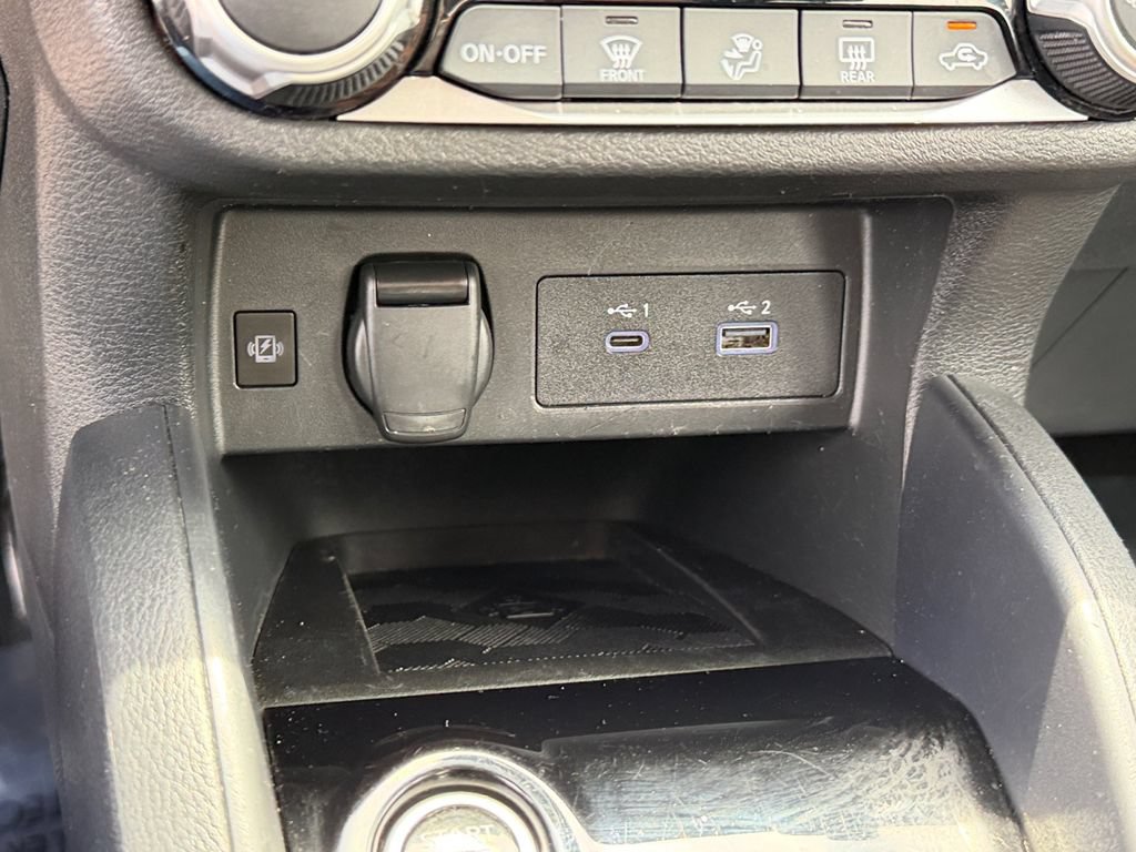Used 2024 Nissan Versa SR w/ Trunk Package FWD image 27