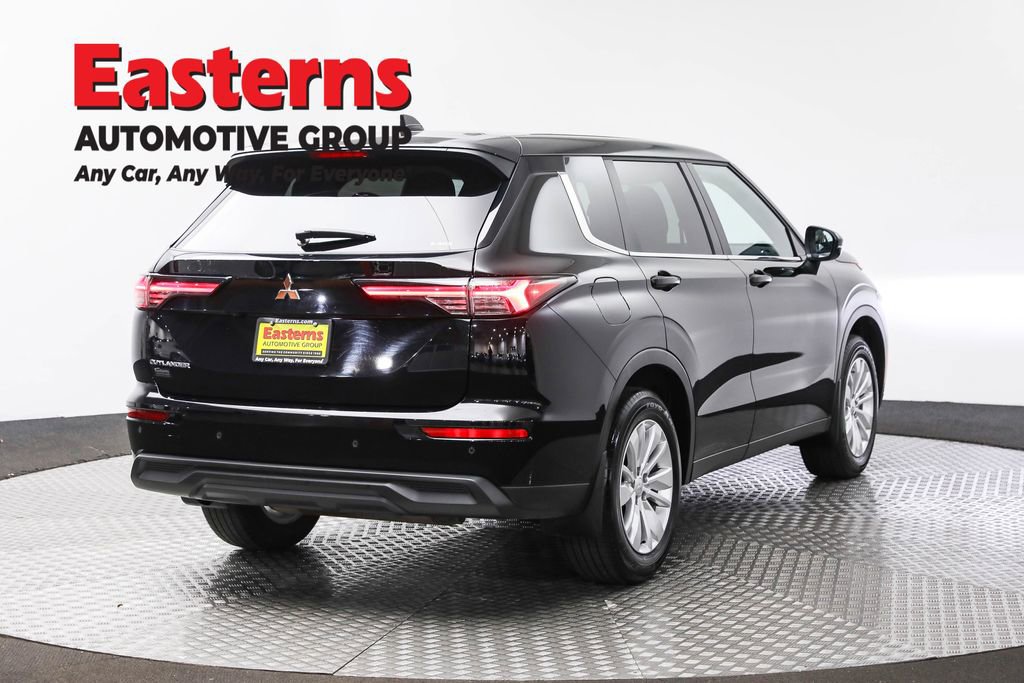 Used 2025 Mitsubishi Outlander ES image 5