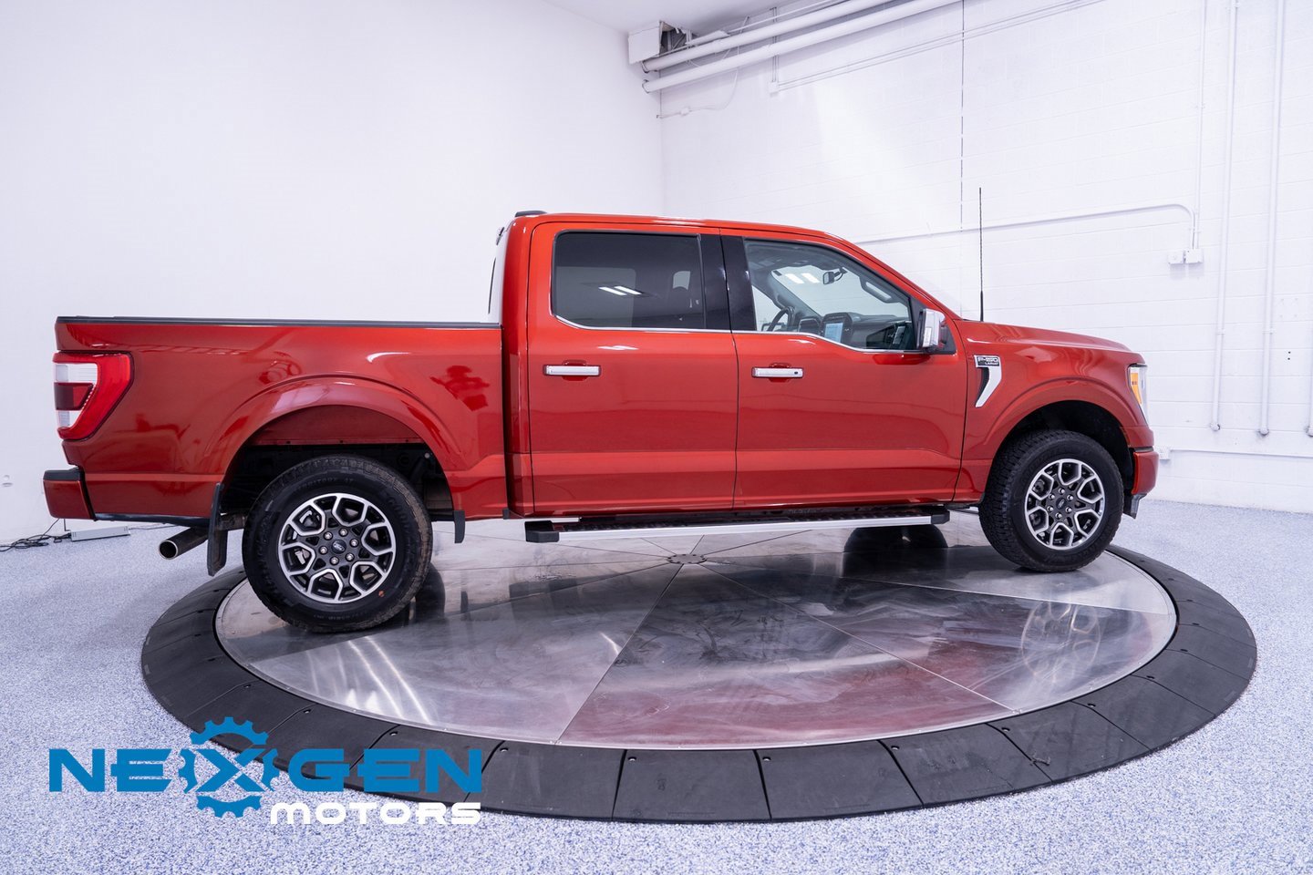 Used 2023 Ford F150 Lariat w/ Trailer Tow Package image 37