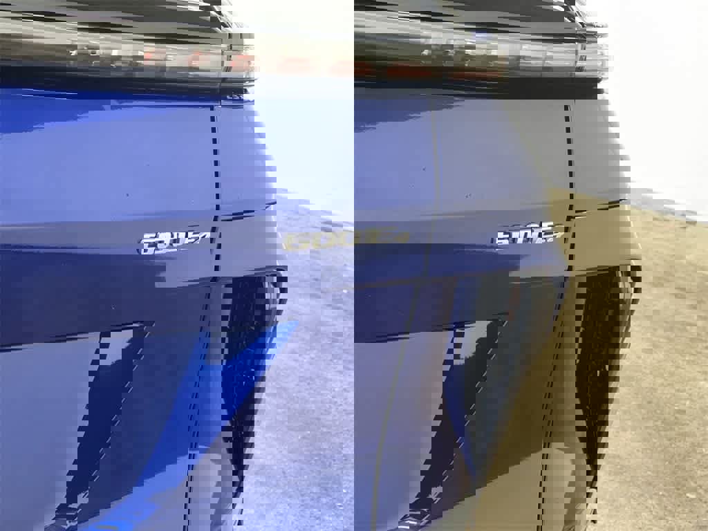 Certified 2025 Cadillac Lyriq Sport w/ Nappa Leather Package image 11