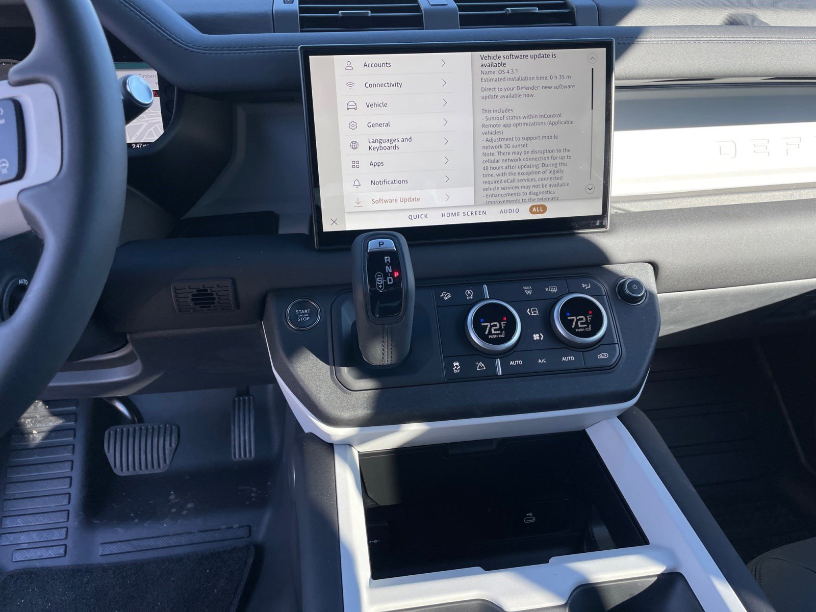 Used 2025 Land Rover Defender 110 S image 9