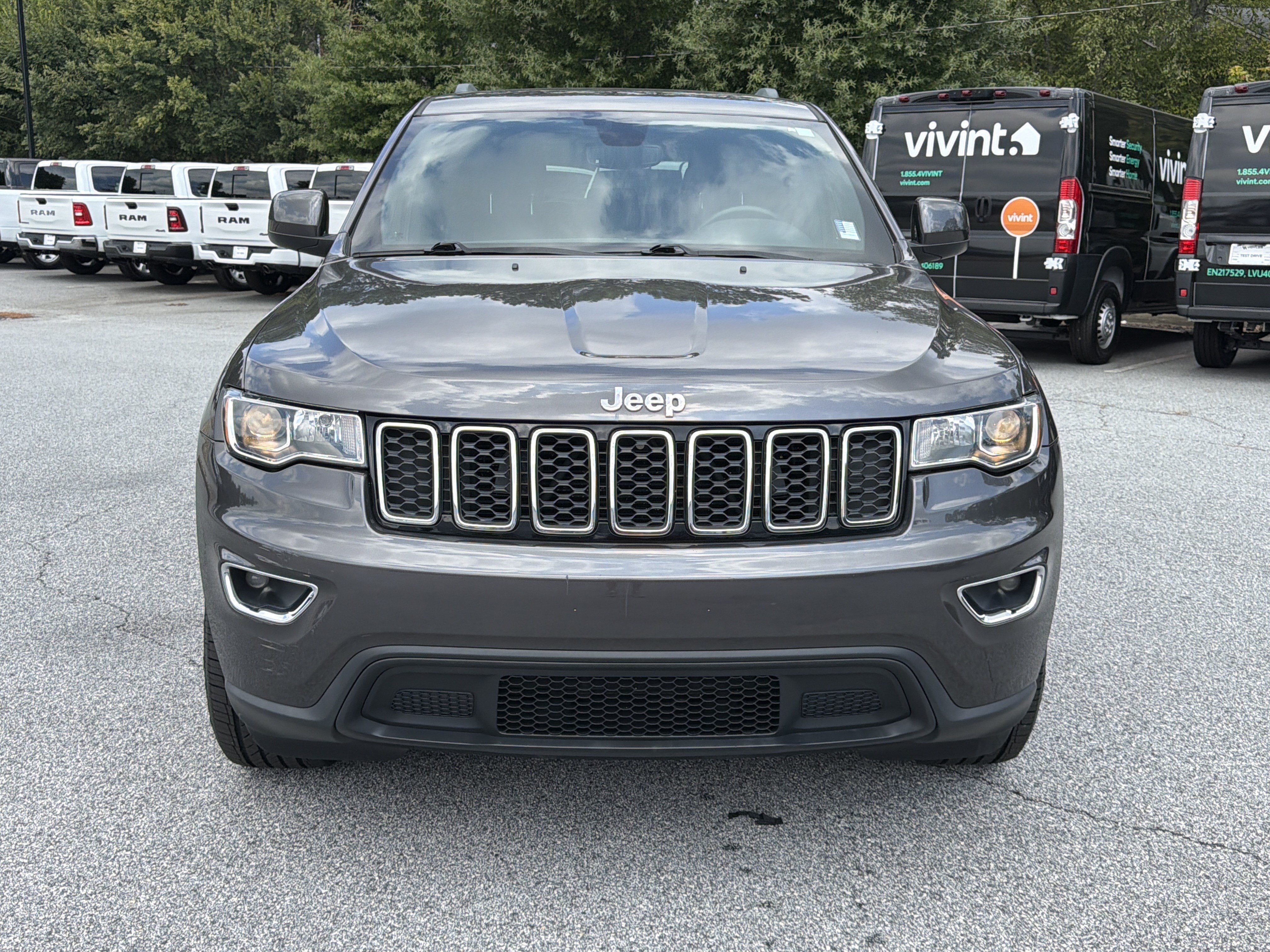 Used 2019 Jeep Grand Cherokee Laredo w/ Laredo X Package RWD image 2