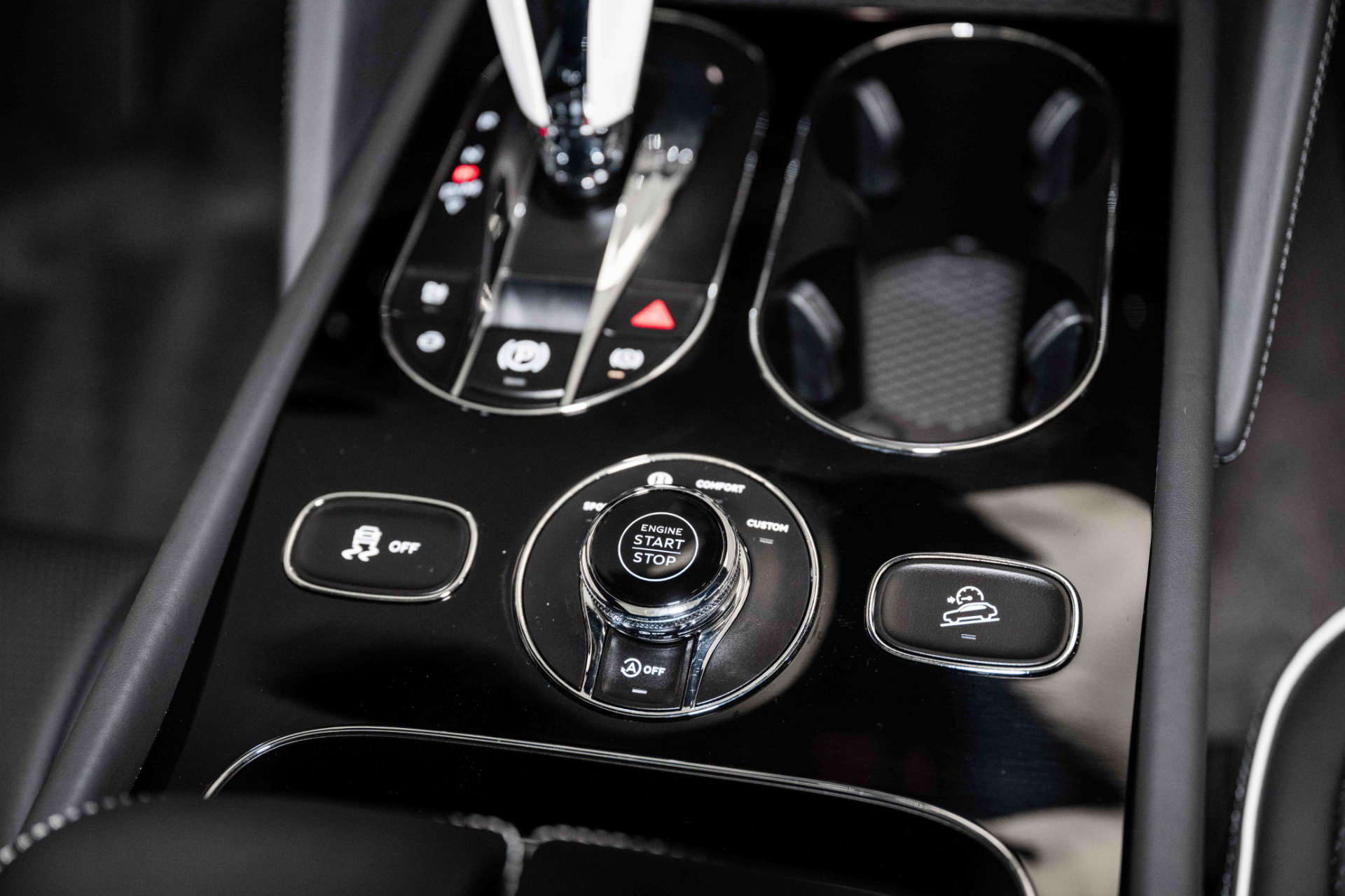 Used 2024 Bentley Bentayga image 40