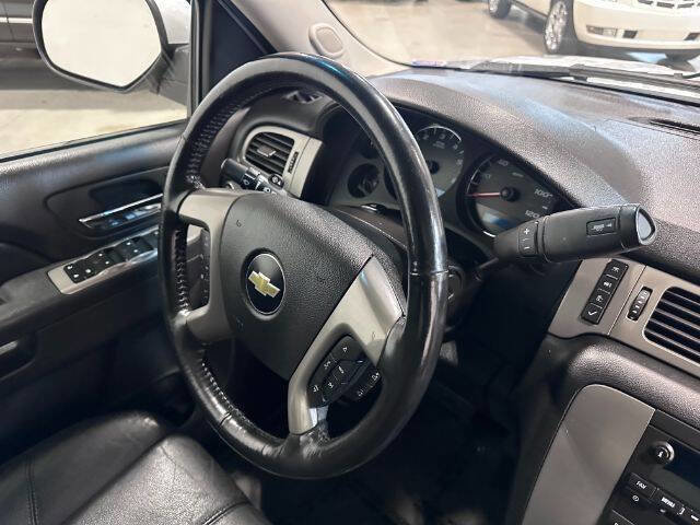 Used 2012 Chevrolet Avalanche LT image 14