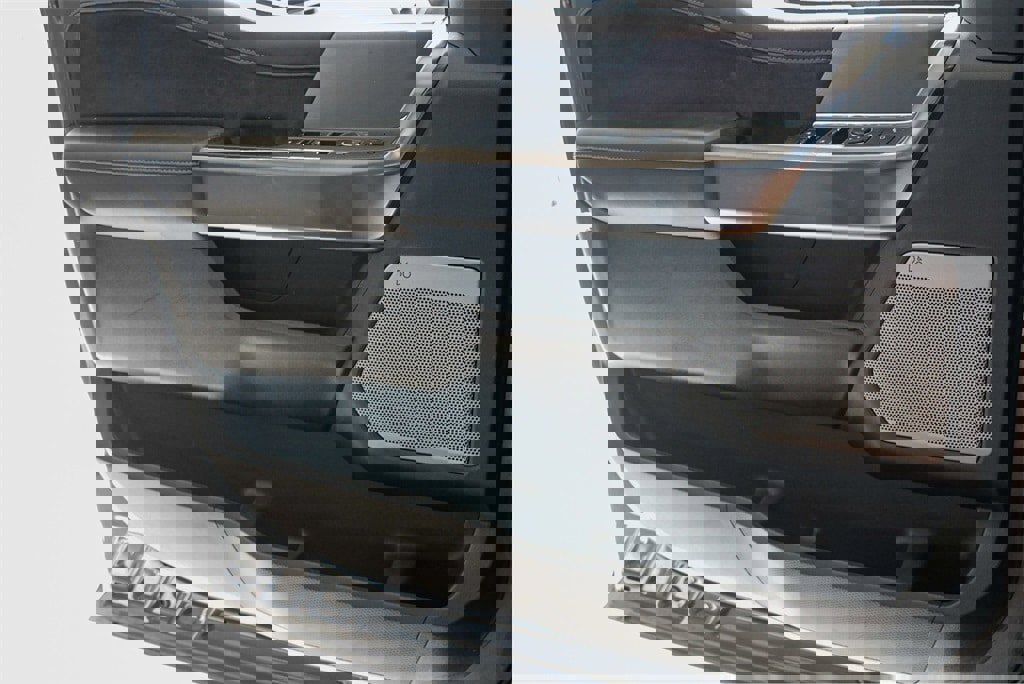 Used 2024 Ford F150 Platinum image 19