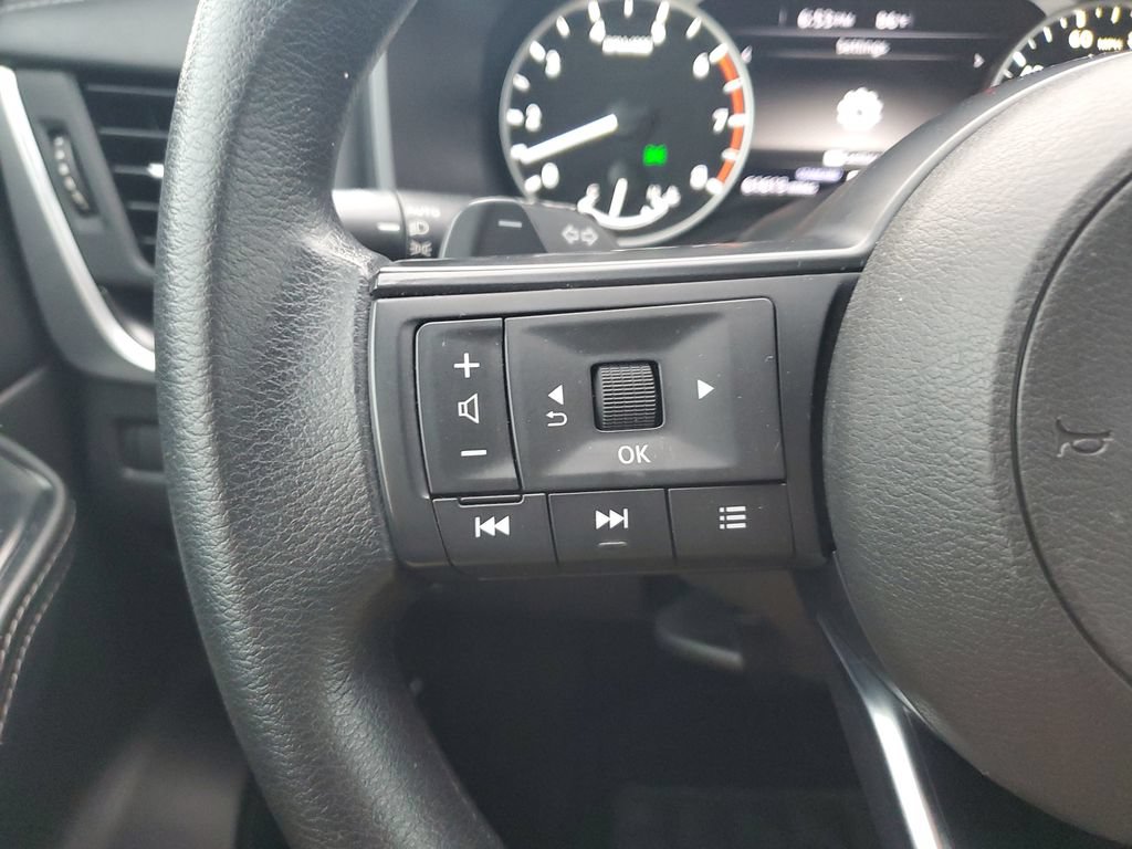 Used 2024 Nissan Rogue SV FWD image 19