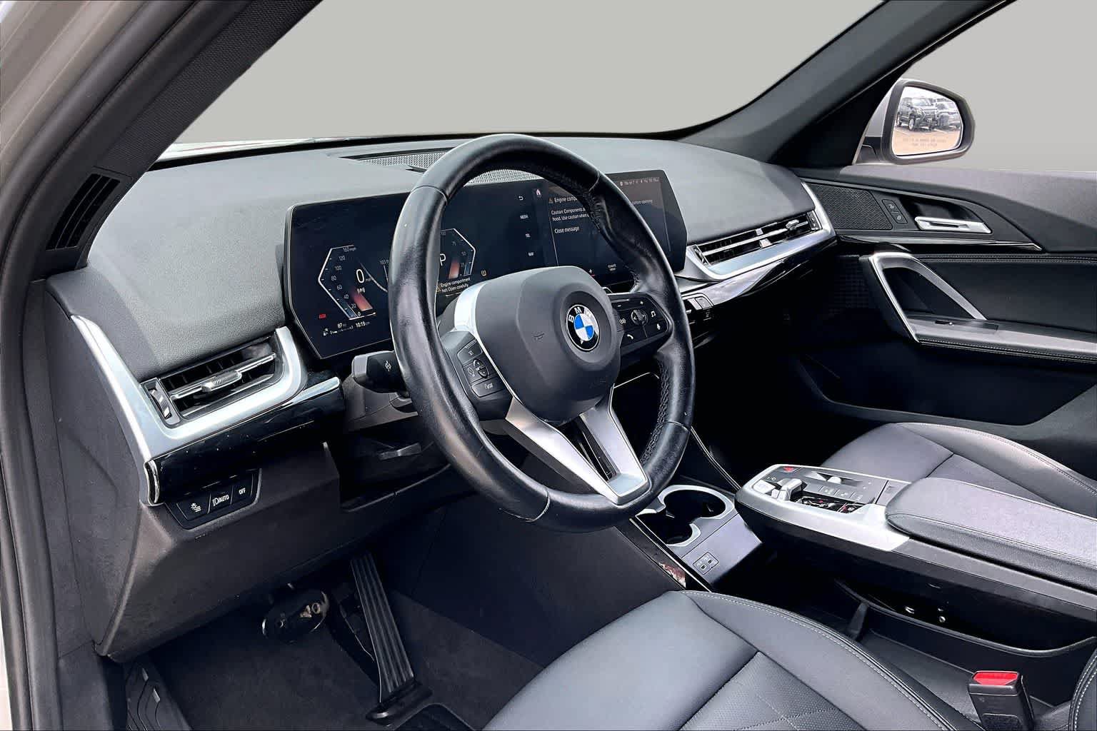 Used 2023 BMW X1 xDrive28i AWD/4WD image 16