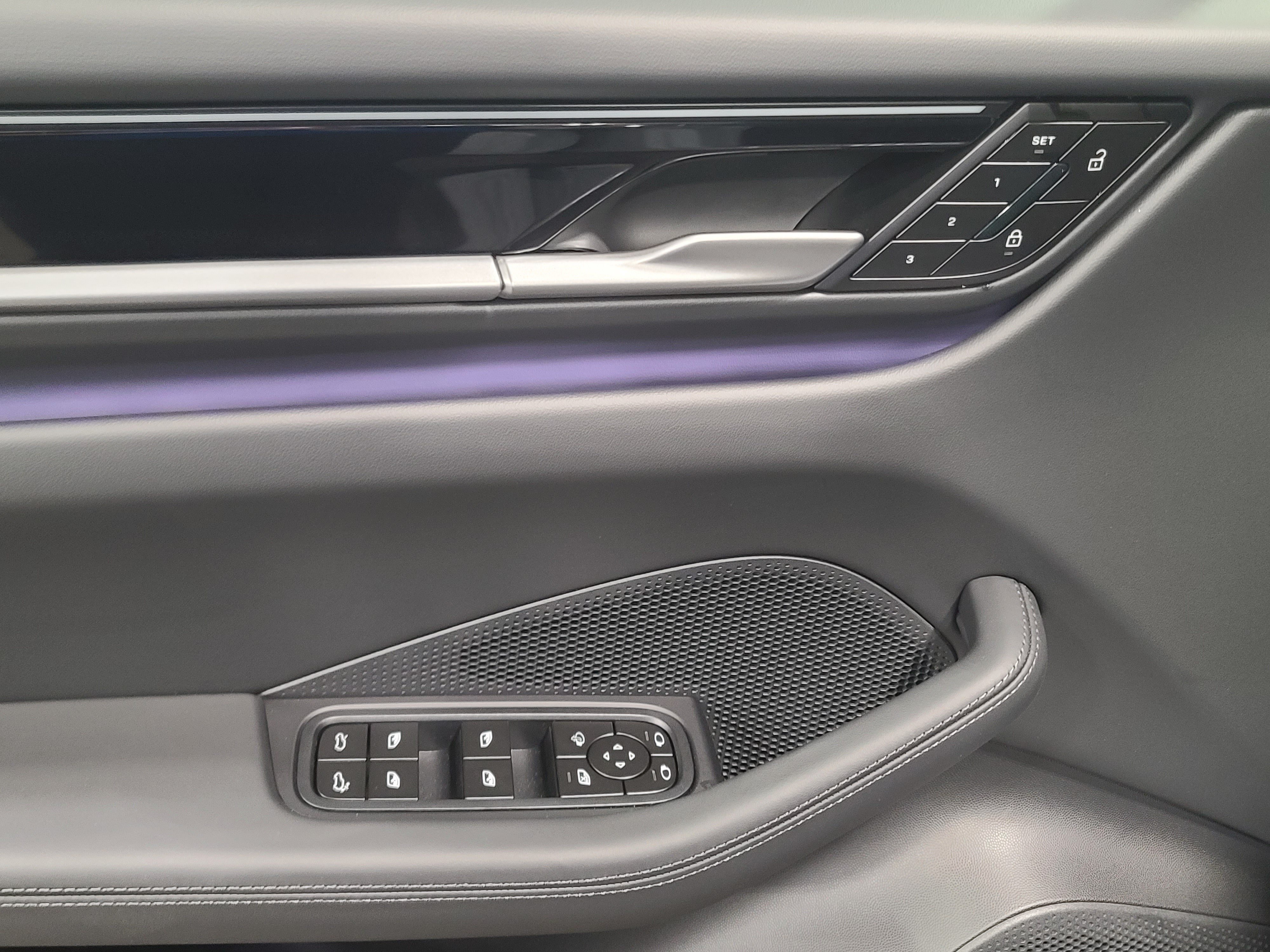 New 2026 Porsche Macan 4 Electric AWD/4WD image 14