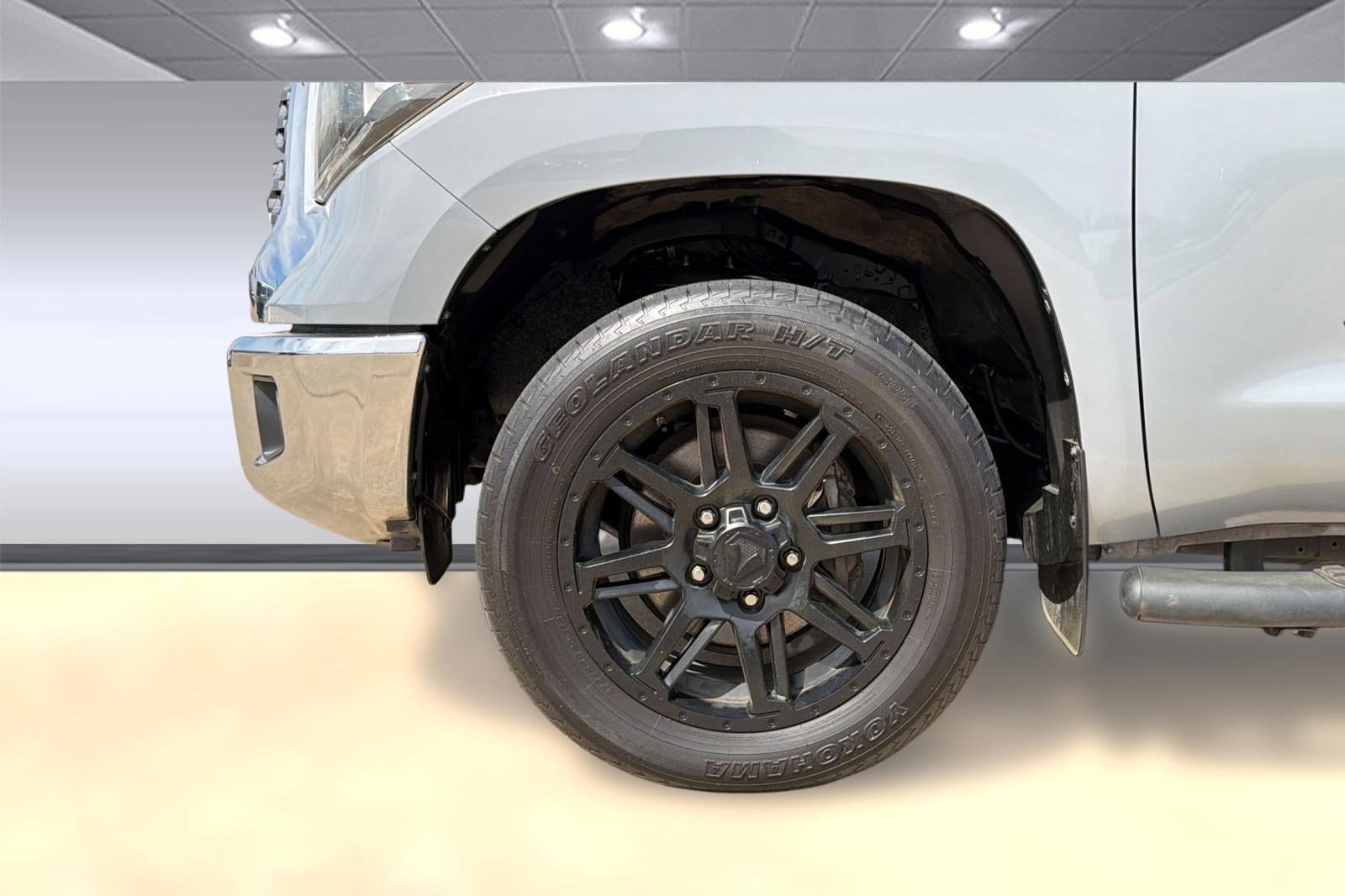 Used 2019 Toyota Tundra SR5 w/ SR5 Upgrade Package image 11