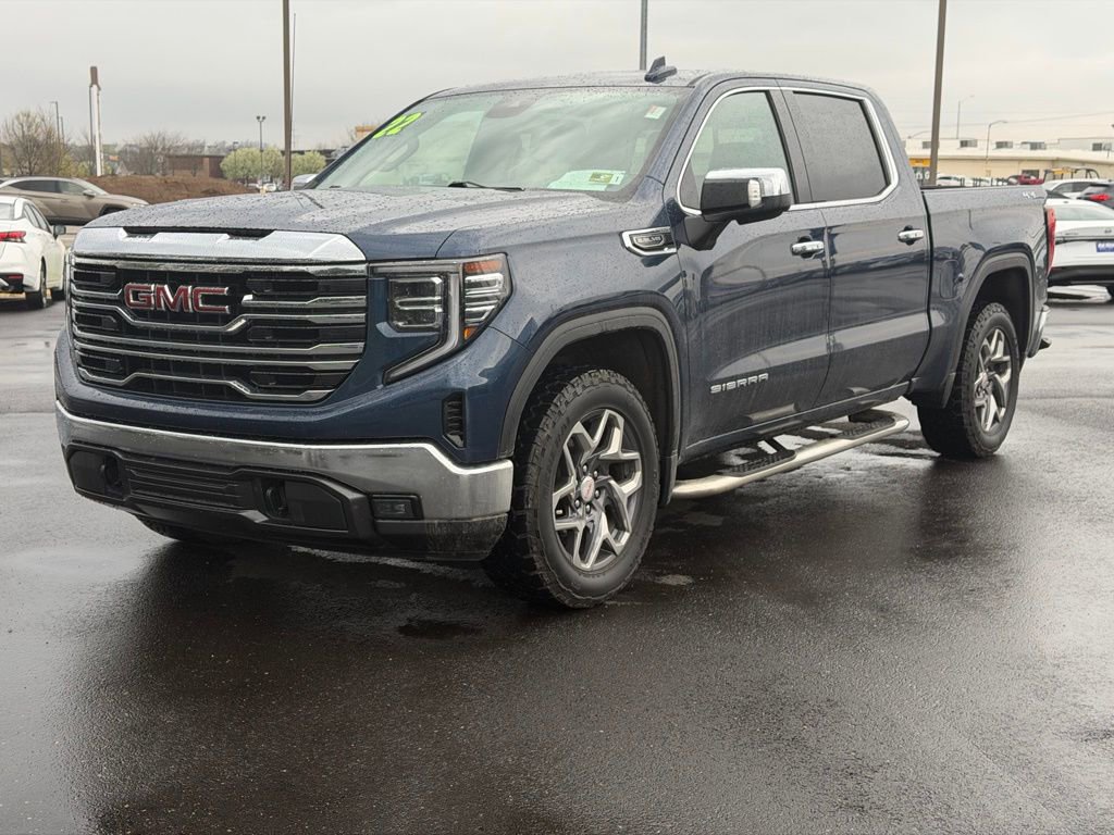 Used 2022 GMC Sierra 1500 SLT w/ SLT Convenience Package image 2