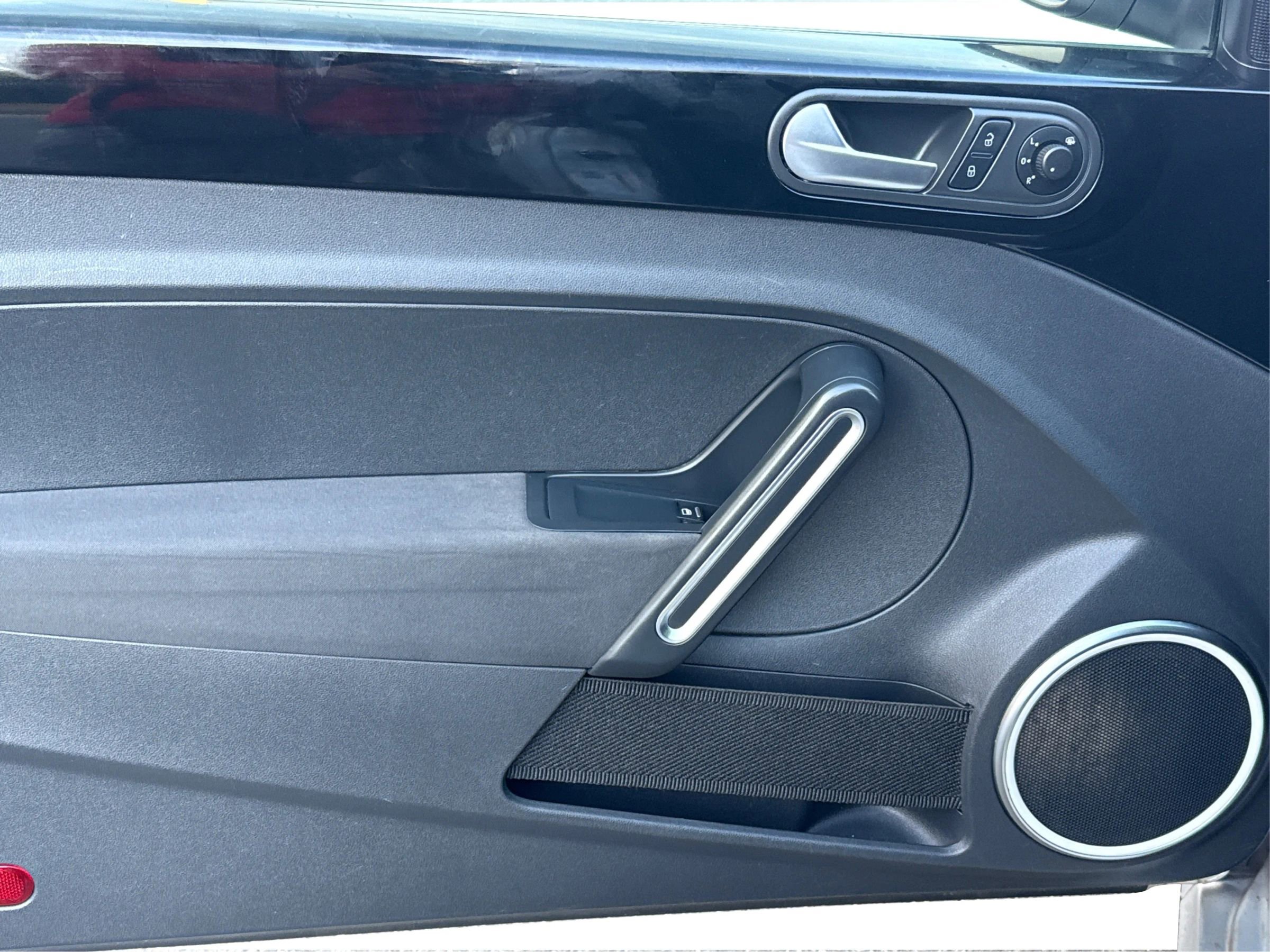 Used 2012 Volkswagen Beetle 2.0T image 20