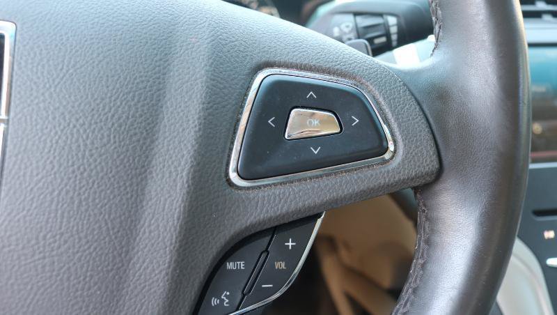 Used 2016 Lincoln MKZ w/ Equipment Group 300A Reserve FWD image 10