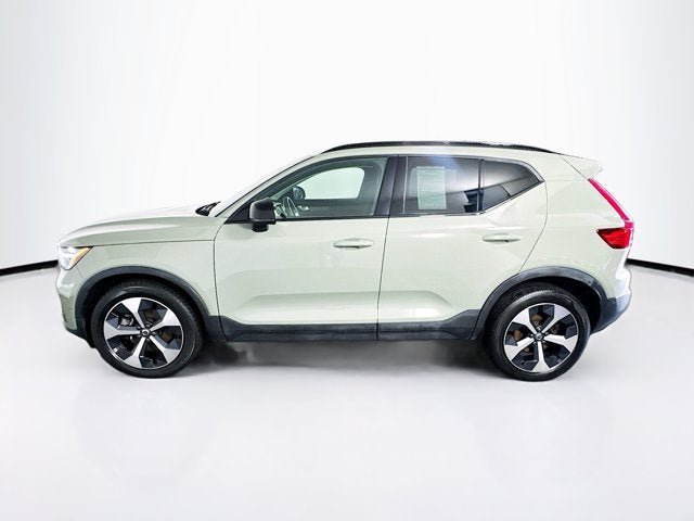 Used 2023 Volvo XC40 B5 Plus w/ Driver Assist Package AWD/4WD image 8