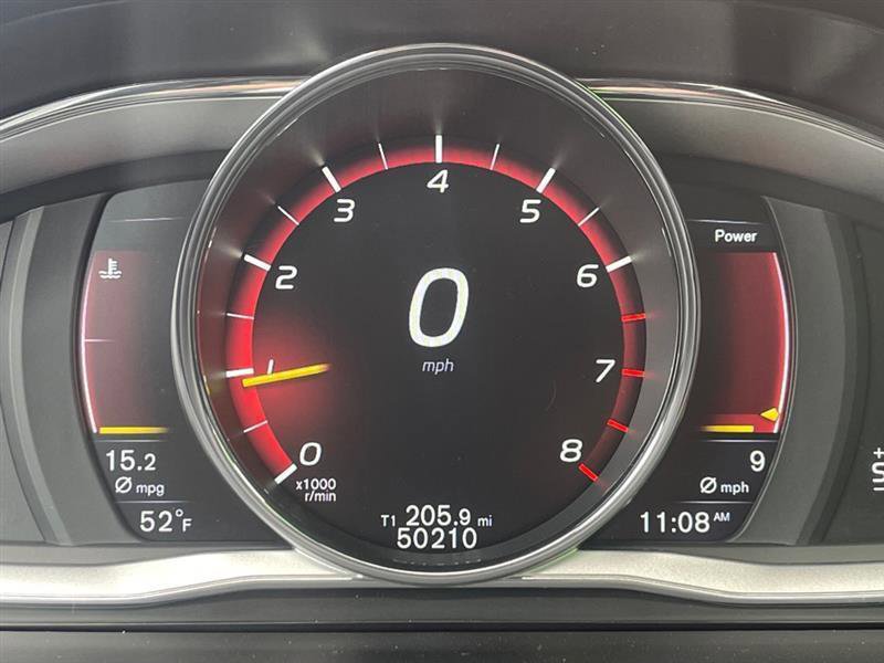 Used 2016 Volvo XC70 T5 Premier w/ Proximity Package FWD image 16