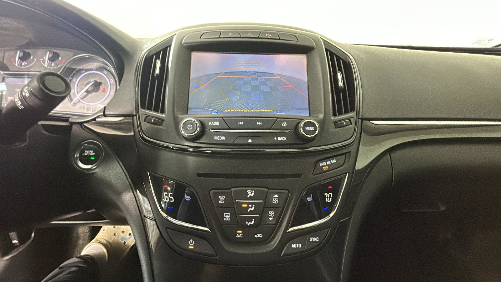 Used 2015 Buick Regal Premium w/ Experience Buick Package FWD image 28