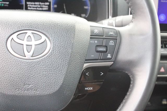 Used 2025 Toyota Camry XSE FWD image 19