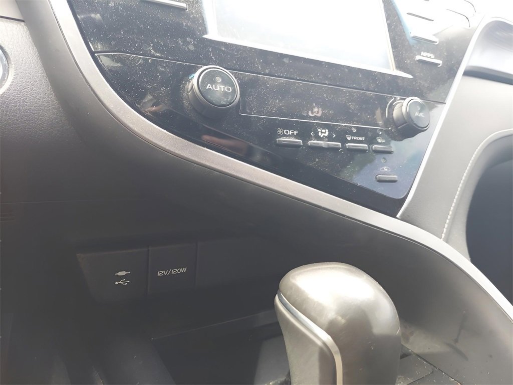 Used 2018 Toyota Camry SE image 24