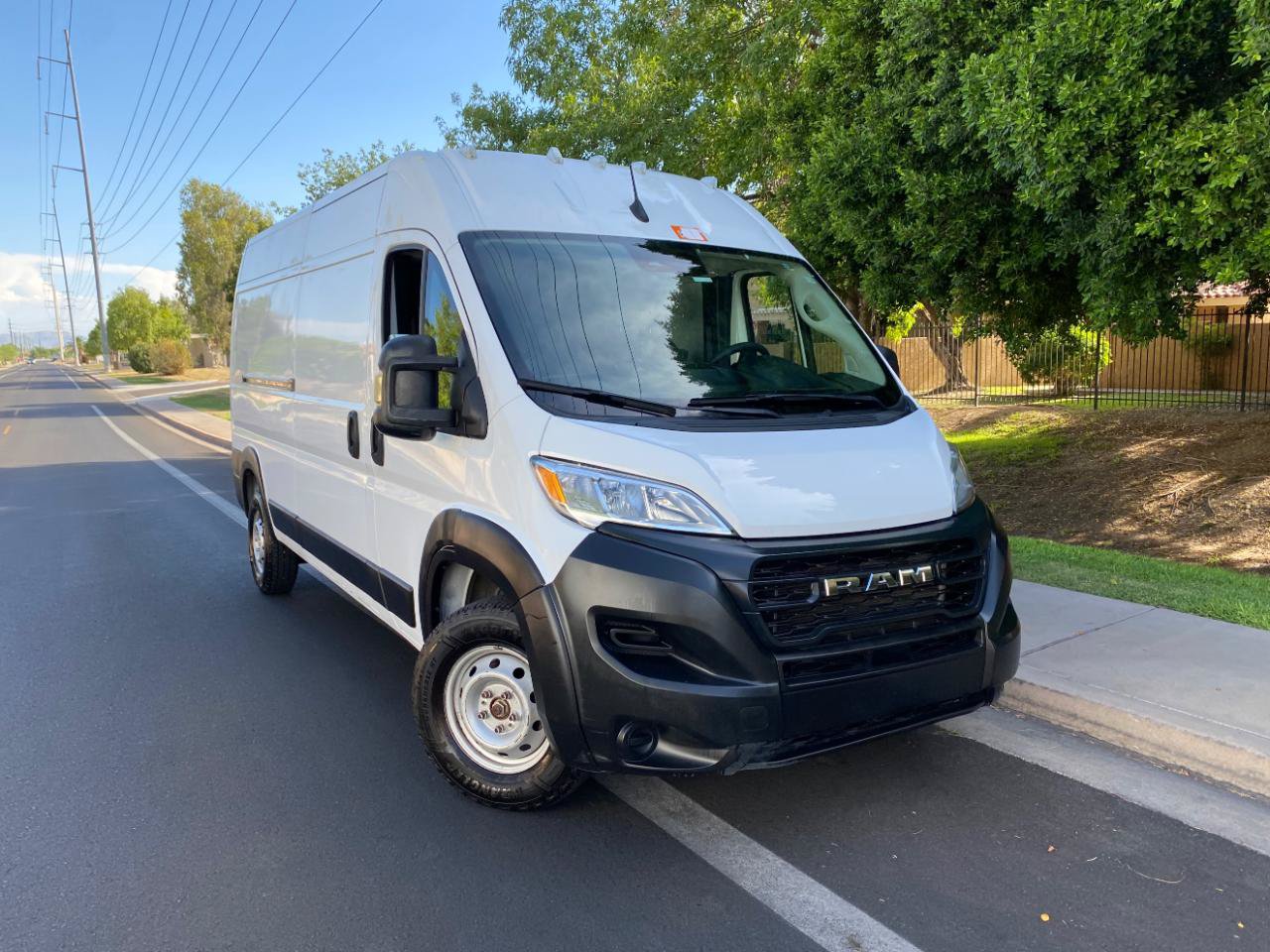 Used 2022 RAM ProMaster 2500 w/ Convenience Group FWD image 3
