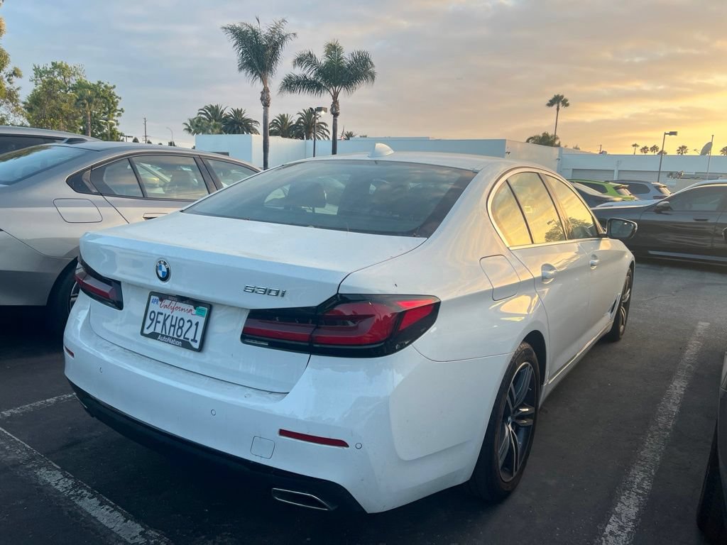 Used 2023 BMW 530i w/ Convenience Package RWD image 4