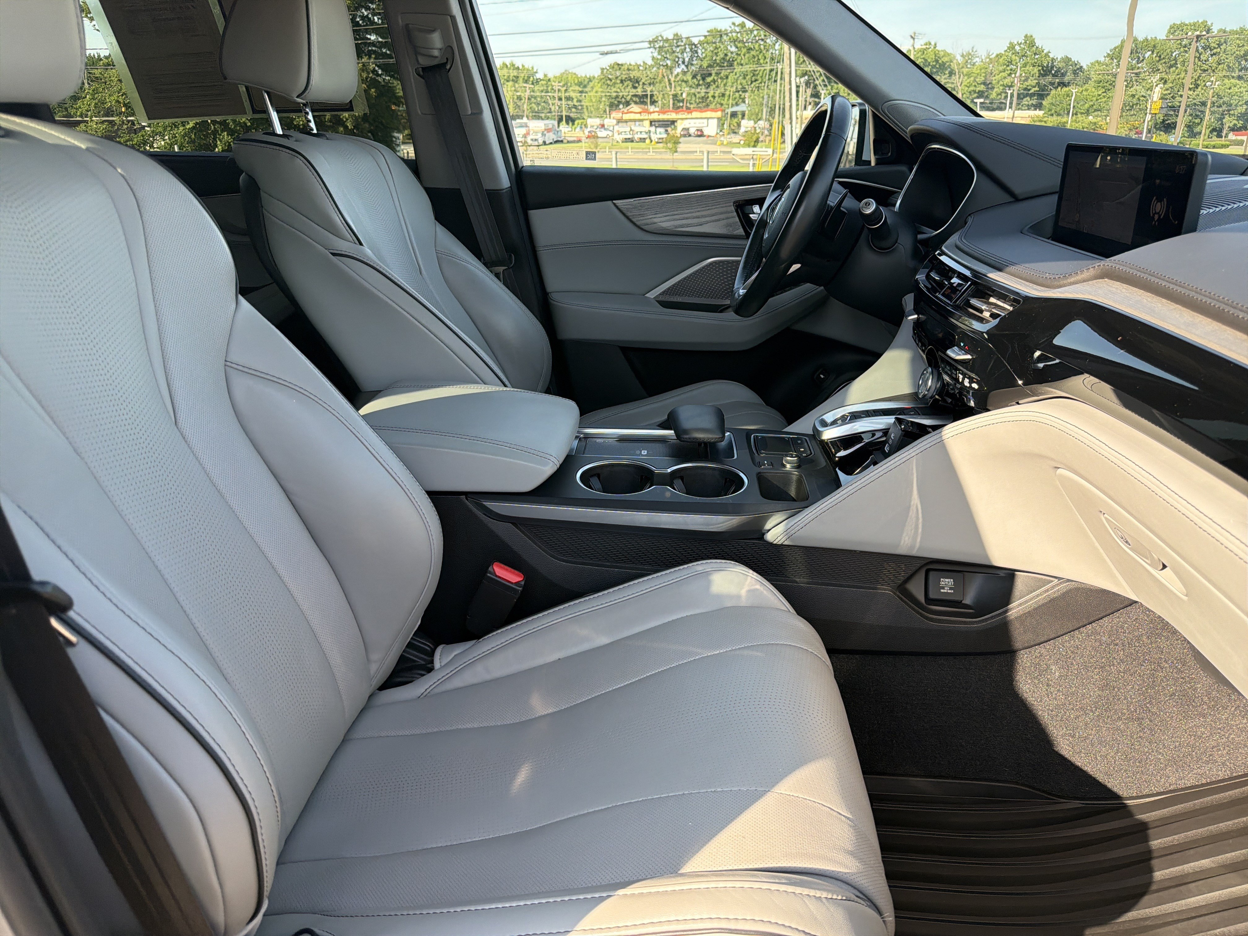 Used 2024 Acura MDX SH-AWD w/ Advance Package image 29
