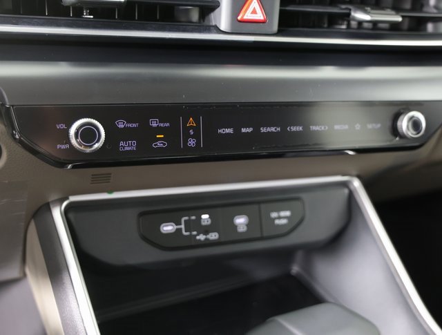 Certified 2026 Kia Carnival image 16
