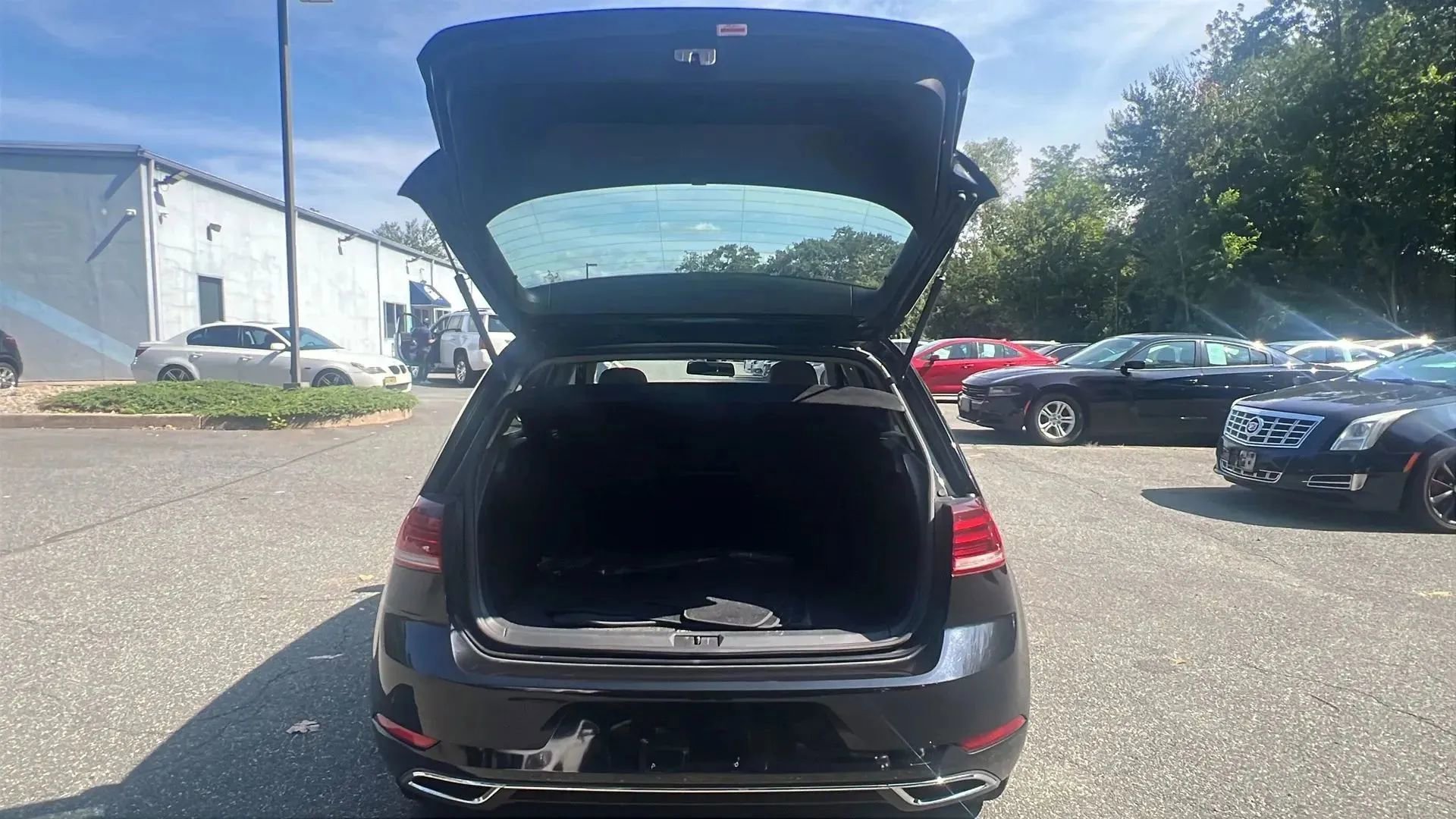 Used 2020 Volkswagen Golf 4-Door image 9