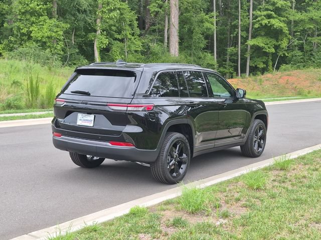 New 2026 Jeep Grand Cherokee Limited w/ Limited Altitude Package AWD/4WD image 13