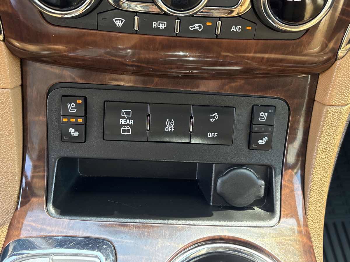 Used 2013 Buick Enclave Premium FWD image 28