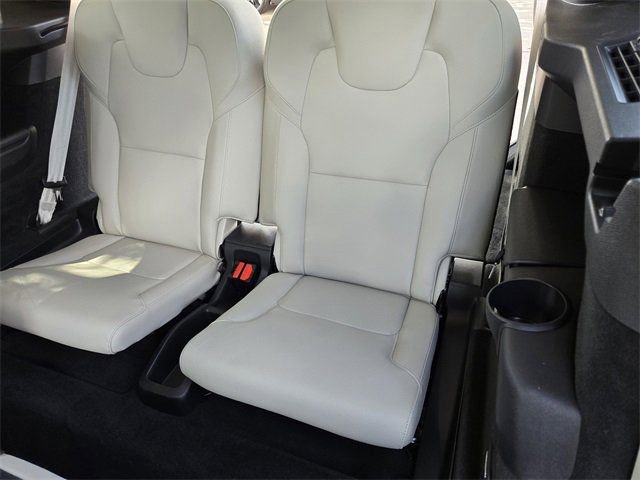 New 2025 Volvo XC90 T8 Plus w/ Protection Package Premier image 40