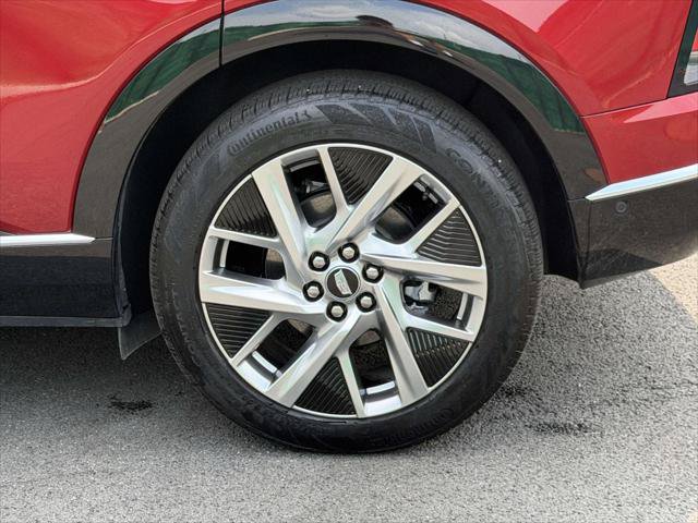 Used 2025 Cadillac Optiq Luxury 1 w/ LPO, Floor Liner Package AWD/4WD image 10