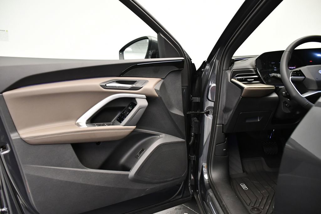 Used 2025 Audi Q5 Premium w/ Convenience Package image 30