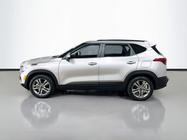 Certified 2022 Kia Seltos S image 4