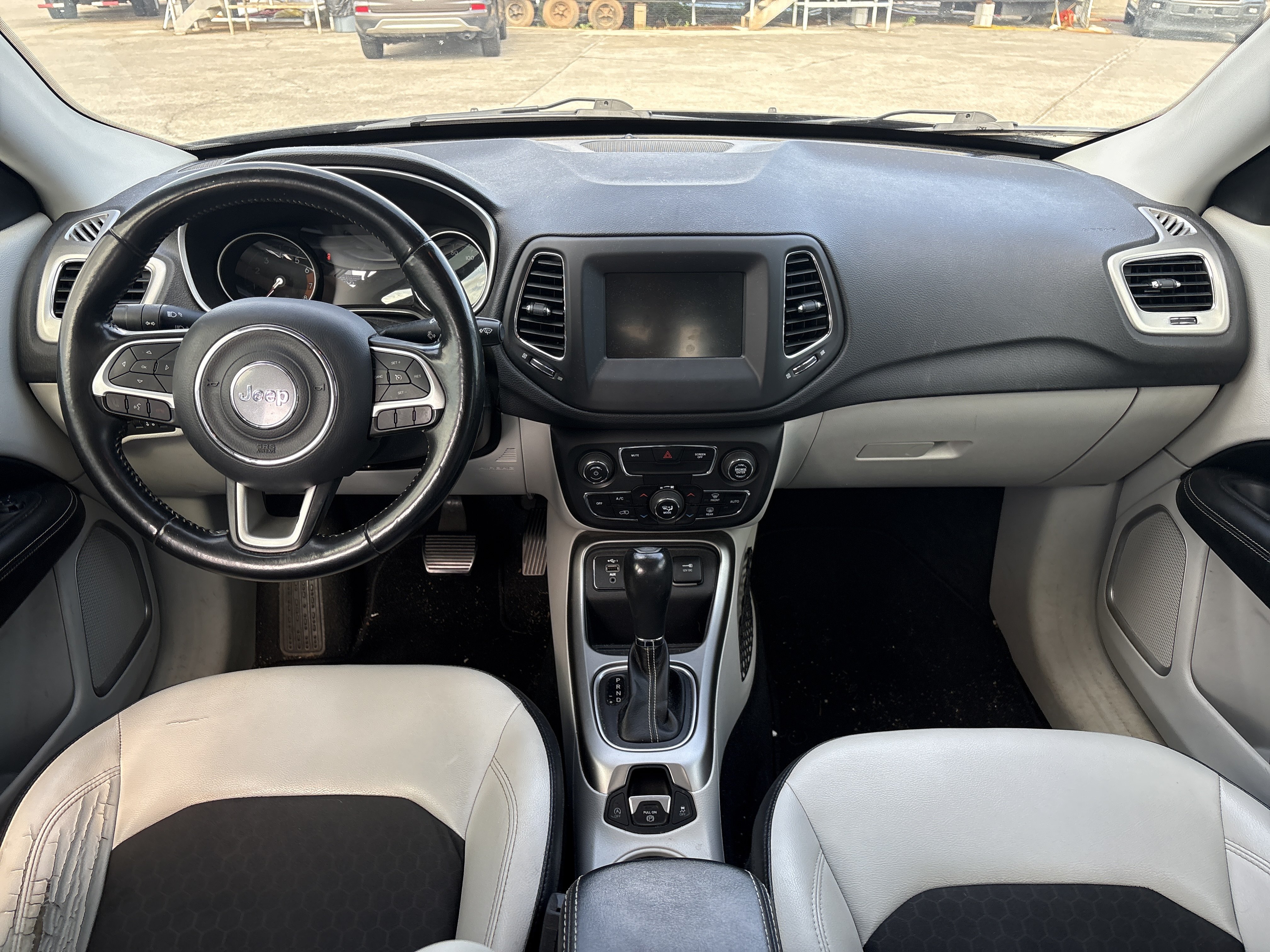 Used 2019 Jeep Compass Latitude w/ Popular Equipment Group FWD image 7
