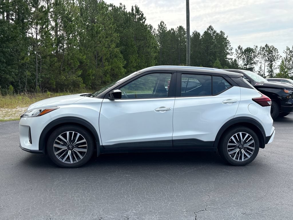 Used 2022 Nissan Kicks SV FWD image 16