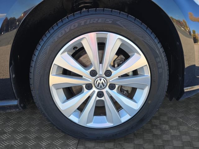 Used 2020 Volkswagen Golf 4-Door image 36