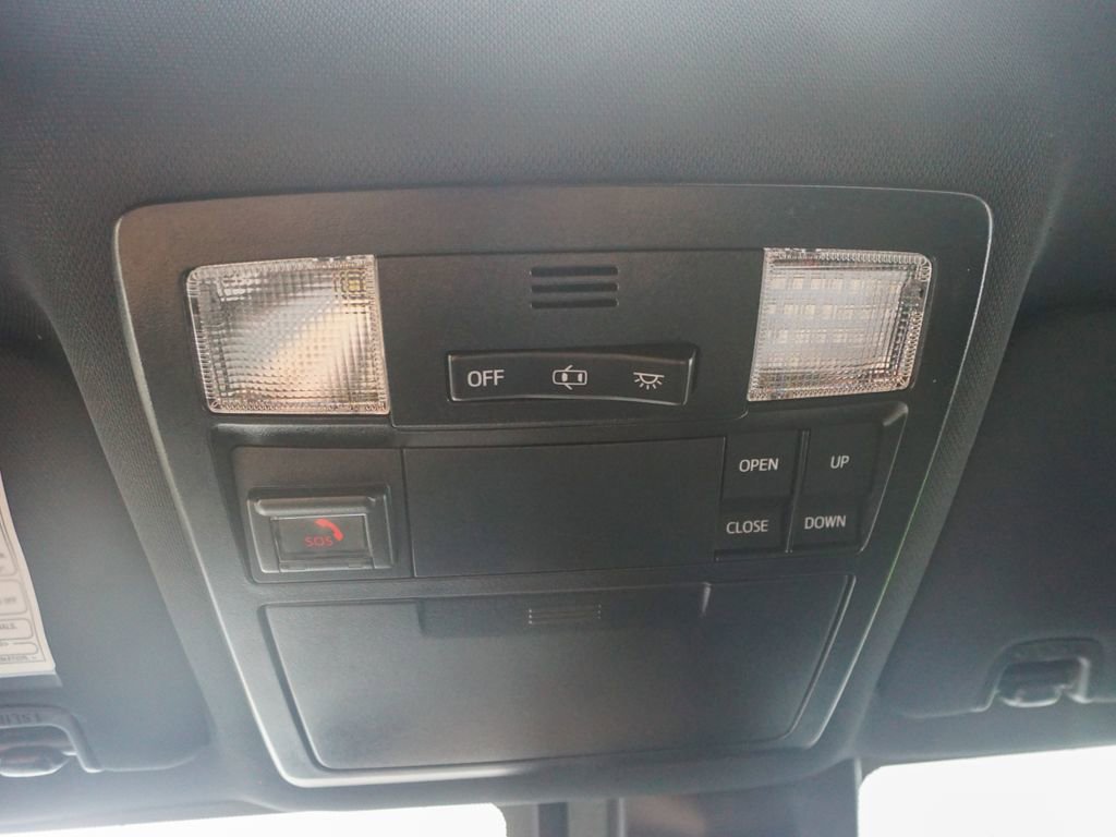 Used 2020 Toyota Tacoma Limited image 30